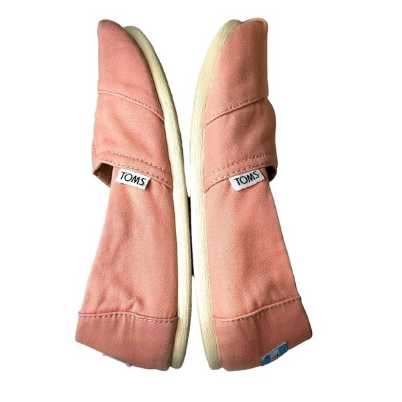 TOMS Pink Canvas Flats. Size 7.5 - Picture 4 of 8